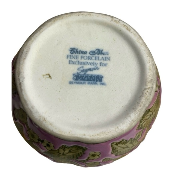 China Blue Fine Porcelain Seymour
Mann Pot Vase Pink W/ Green
Floral Design - Picture 7 of 16